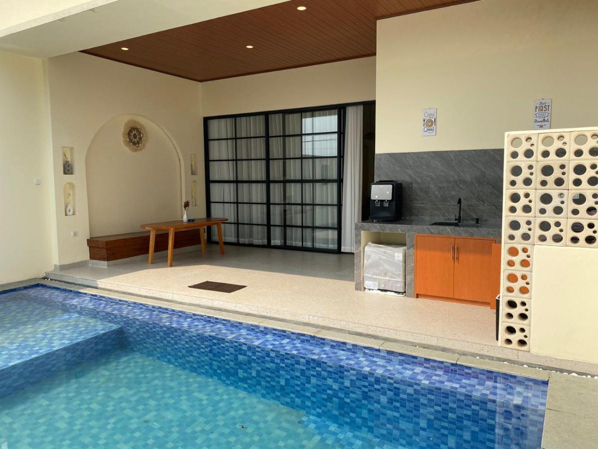 Azalea Room By The Anp Villas Cikundul Exterior photo